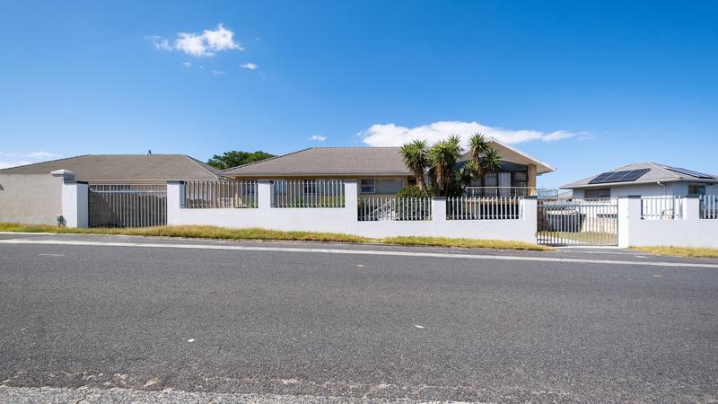 5 Bedroom Property for Sale in Parow North Western Cape